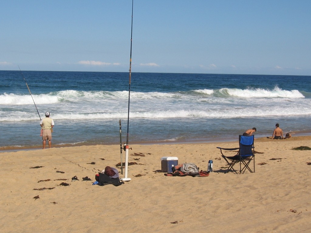 I have no problem with setting up like this, but I prefer to just have a shoulder bag, rod, reel and bait © Gary Brown